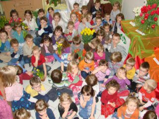I WYSTAWA TULIPANÓW - przedstawienie dzieci